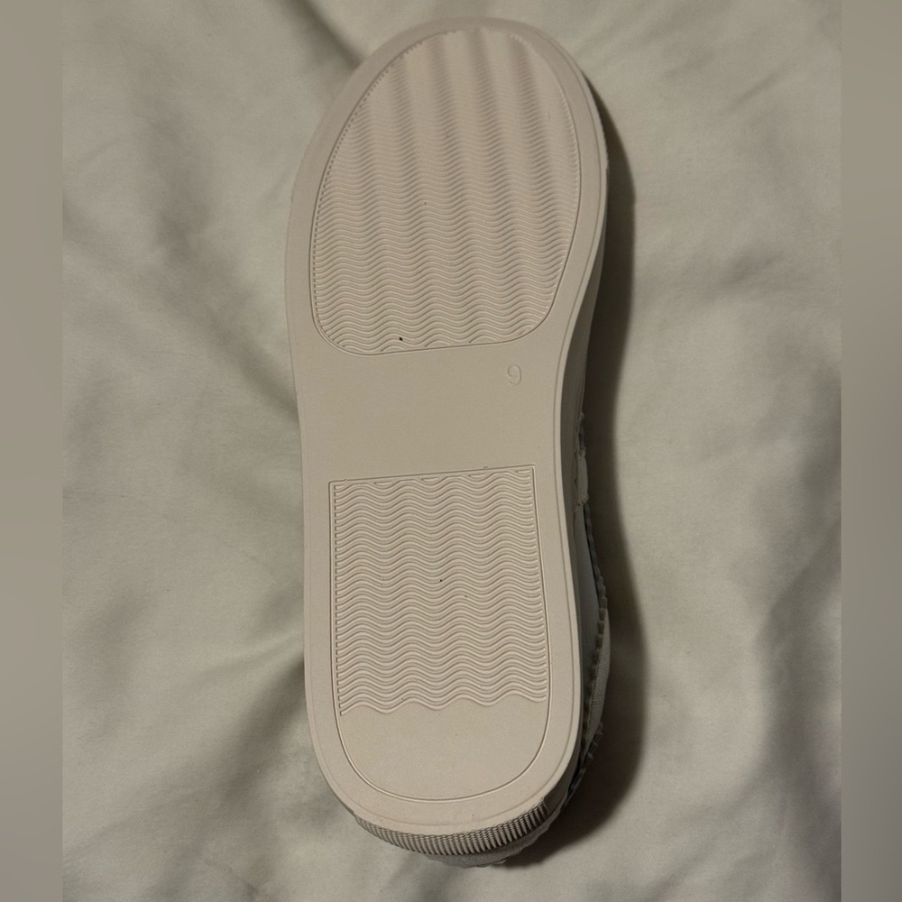 Corky's White Rizz Sneakers! Size 9 - Picture 7 of 9